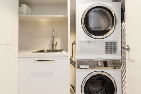 Nobbs Â· Executive 2 Storey Sydney Apartment With Pool - Accommodation Directory 11