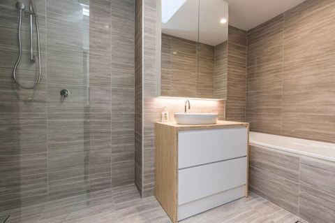 Nobbs Â· Executive 2 Storey Sydney Apartment With Pool - Accommodation Directory 10