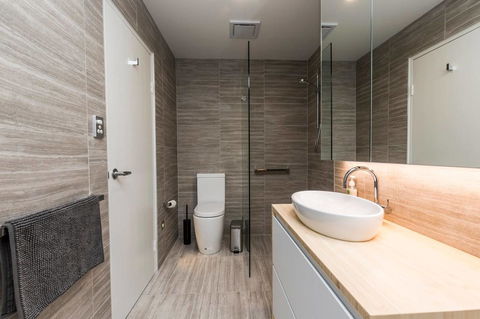 Nobbs Â· Executive 2 Storey Sydney Apartment With Pool - Accommodation Directory 9