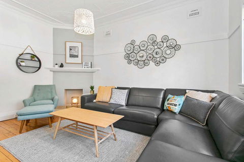 Seaspray - Manly Beach Apartment Close To The Sand - Accommodation Directory 0