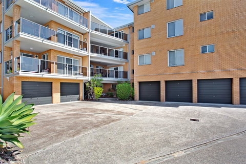 Victoria Parade, Kiah, Unit 10, 53 - Accommodation Directory 12