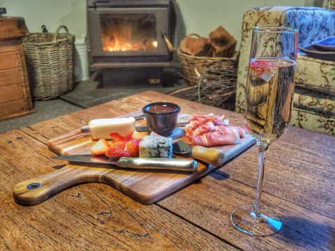 Lark Cottage - Accommodation Directory 14