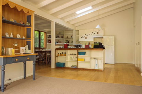 Lark Cottage - Accommodation Directory 33