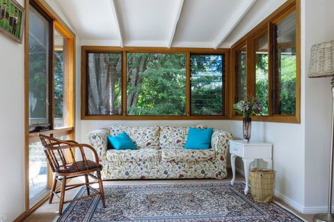 Lark Cottage - Accommodation Directory 30