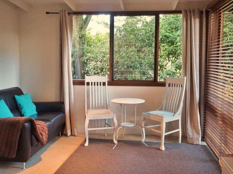 Lark Cottage - Accommodation Directory 6