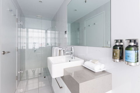 The Lucky Hotel - Accommodation Directory 4
