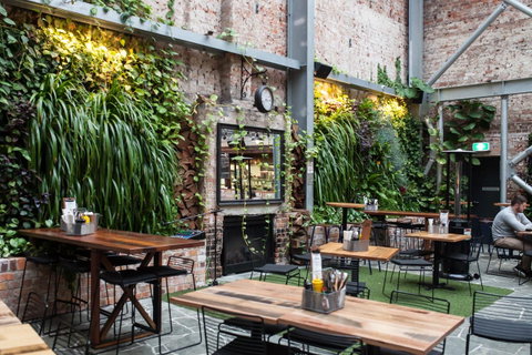 The Lucky Hotel - Accommodation Directory 12