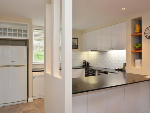 Villa De Saran Located Within Cypress Lakes - Accommodation Directory 8
