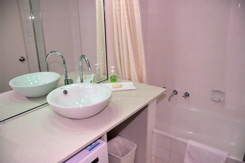 Accommodation Sydney - Hyde Park Plaza 38 College St Sydney - Accommodation Directory 19