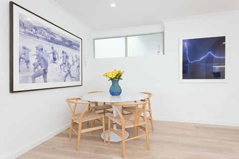 Right On Bondi - Accommodation Directory 4
