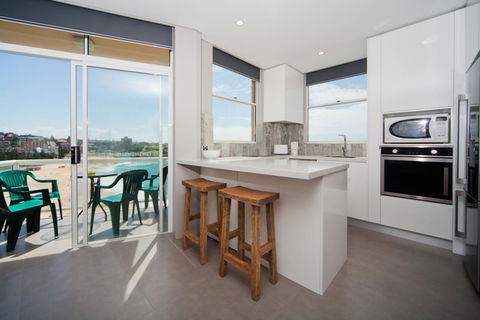Gorgeous Coogee Views 2 Beds WT21 - Accommodation Directory 3