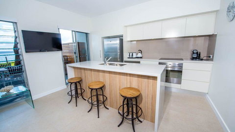 SUNSET@CORLETTE - Accommodation Directory 6