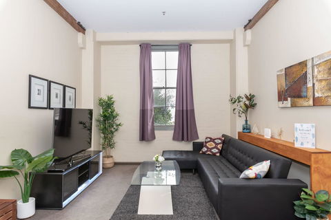 Classic 2 BR Apt In Pyrmont - Accommodation Directory 2
