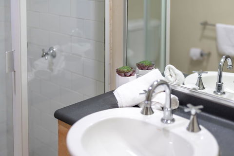 Classic 2 BR Apt In Pyrmont - Accommodation Directory 20