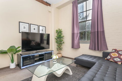 Classic 2 BR Apt In Pyrmont - Accommodation Directory 1