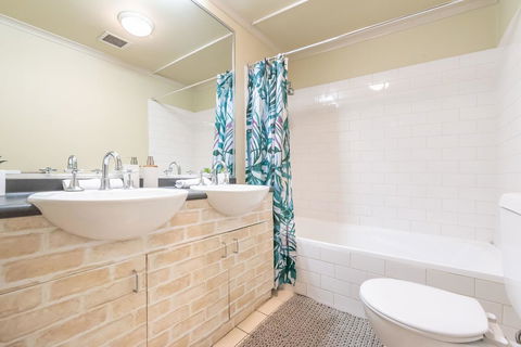 Classic 2 BR Apt In Pyrmont - Accommodation Directory 18