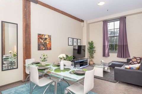 Classic 2 BR Apt In Pyrmont - Accommodation Directory 0