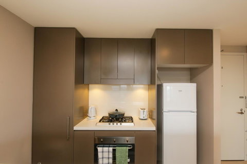 Olympic Park Sunshine 2 Bedrooms Apts With Private Parking - Accommodation Directory 7