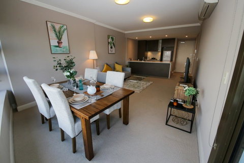 Olympic Park Sunshine 2 Bedrooms Apts With Private Parking - Accommodation Directory 10