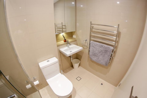 Olympic Park Sunshine 2 Bedrooms Apts With Private Parking - Accommodation Directory 17