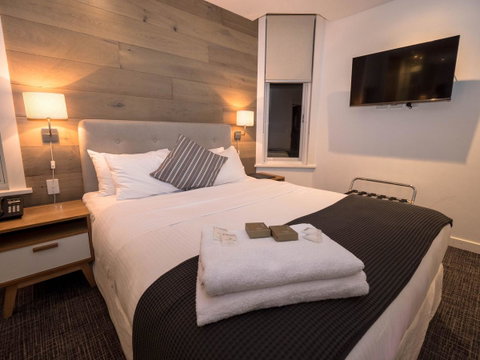 Crown Hotel Surry Hills - Accommodation Directory 2