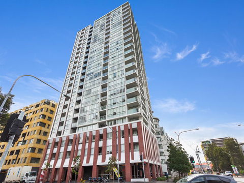 Gadigal Groove - Modern And Bright 3BR Executive Apartment In Zetland With Views - Accommodation Directory 10
