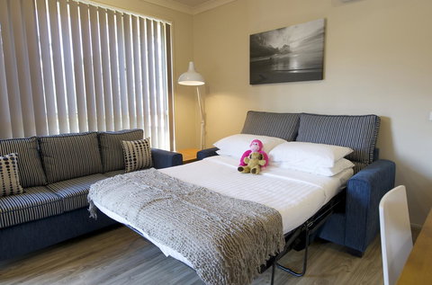 Marty's @ Little Beach - Accommodation Directory 16