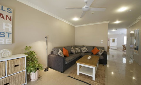 Marty's @ Little Beach - Accommodation Directory 11