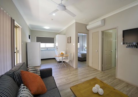Marty's @ Little Beach - Accommodation Directory 17