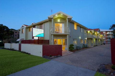 Marty's @ Little Beach - Accommodation Directory 4
