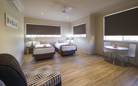 Marty's @ Little Beach - Accommodation Directory 21