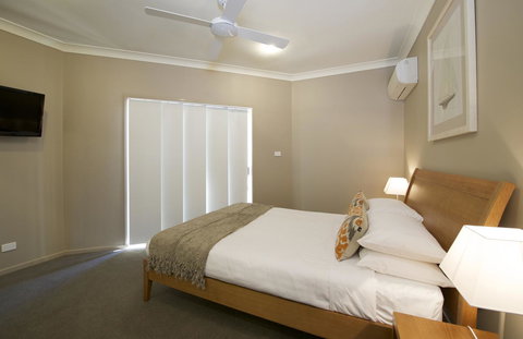 Marty's @ Little Beach - Accommodation Directory 8