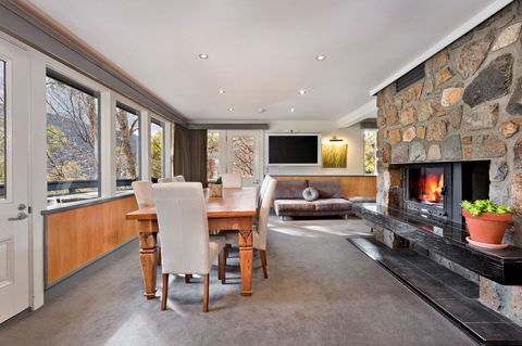 Pure Chalet Thredbo - Accommodation Directory 14