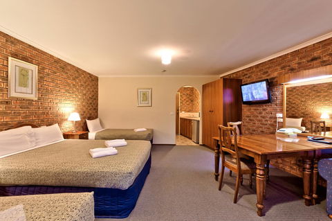 Hume Country Motor Inn - Accommodation Directory 40