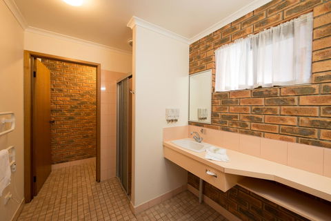 Hume Country Motor Inn - Accommodation Directory 28