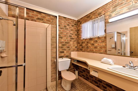 Hume Country Motor Inn - Accommodation Directory 34