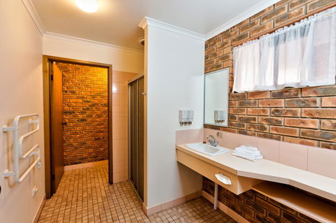 Hume Country Motor Inn - Accommodation Directory 35