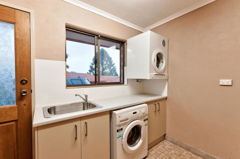 Hume Country Motor Inn - Accommodation Directory 26