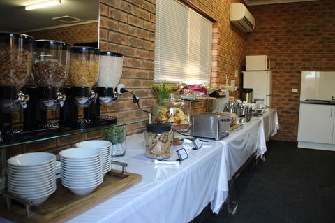Hume Country Motor Inn - Accommodation Directory 9