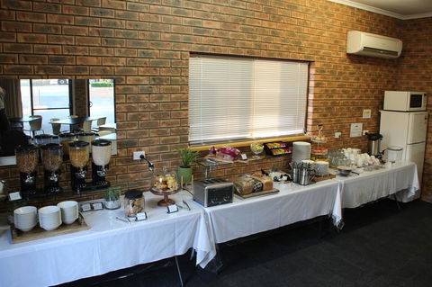 Hume Country Motor Inn - Accommodation Directory 20