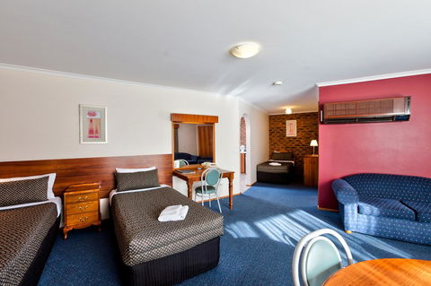 Hume Country Motor Inn - Accommodation Directory 33