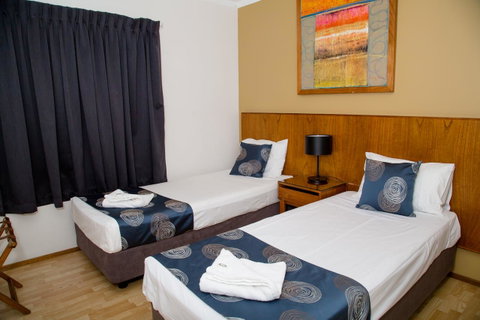 Cullen Bay Resorts - Accommodation Directory 8
