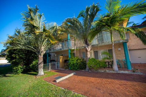 Beaches Serviced Apartments - Accommodation Directory 1