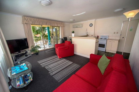 Beaches Serviced Apartments - Accommodation Directory 12