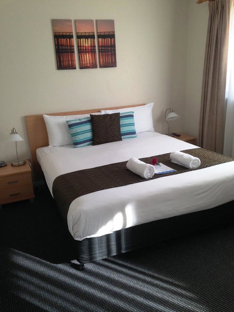 Beaches Serviced Apartments - Accommodation Directory 40