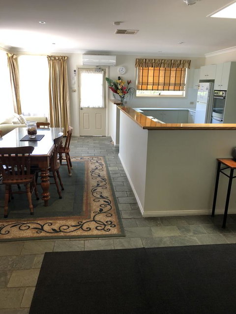 Beaches Serviced Apartments - Accommodation Directory 5
