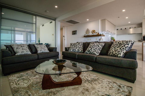 ZEN BY THE WATER - Esplanade Darwin Retreat - Accommodation Directory 41
