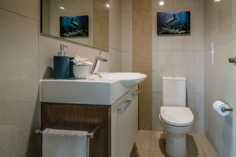 ZEN BY THE WATER - Esplanade Darwin Retreat - Accommodation Directory 36