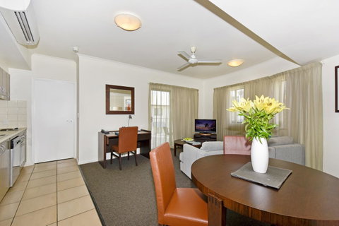 Metro Advance Apartments & Hotel - Accommodation Directory 16