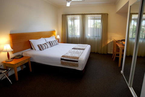 Metro Advance Apartments & Hotel - Accommodation Directory 8